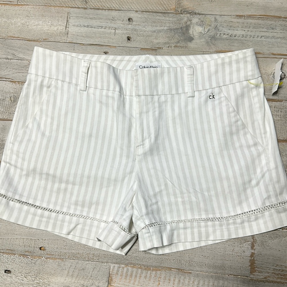Calvin Klein Shorts size 4, color: white pin striped